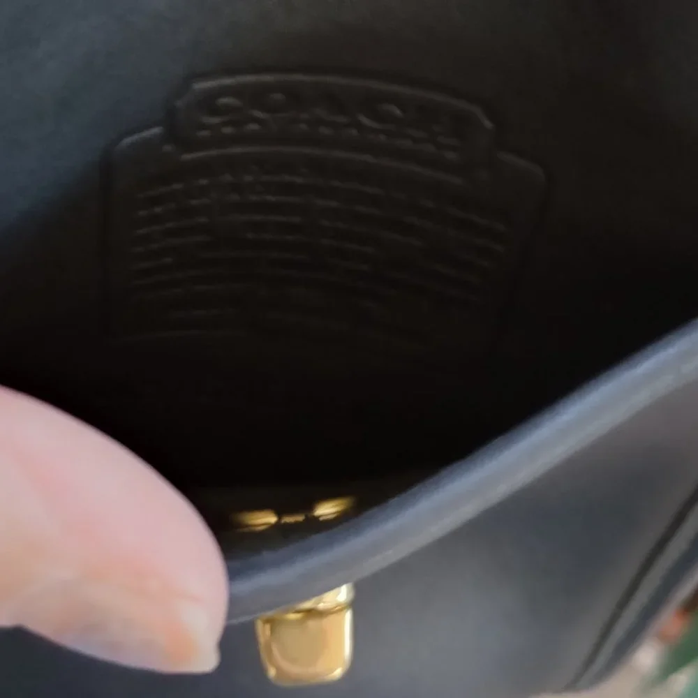 *SOLD* Vintage Coach Crossbody 1994 'scooter' bag - Picture 3 of 8